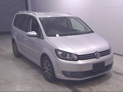 VOLKSWAGEN GOLF TOURAN