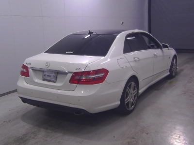 MERCEDES BENZ E CLASS
