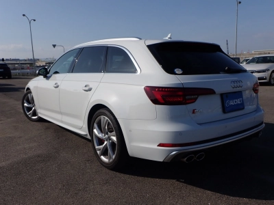 AUDI S4 AVANTE