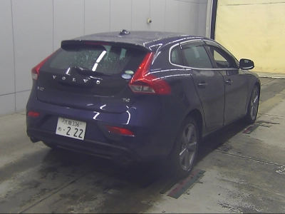 VOLVO V40