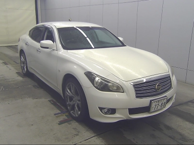 NISSAN FUGA
