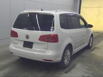 VOLKSWAGEN GOLF TOURAN