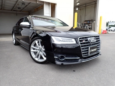 AUDI S8 PLUS