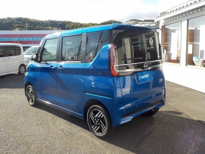 NISSAN ROOX