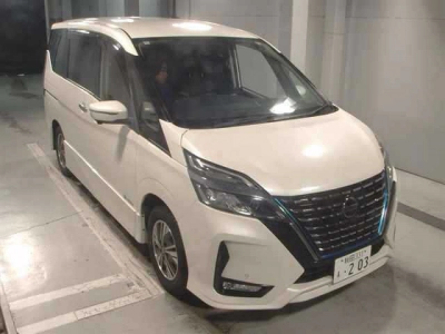 NISSAN SERENA