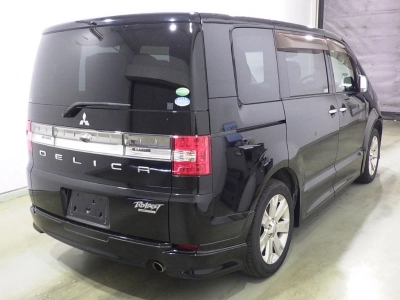 MITSUBISHI DELICA D:5