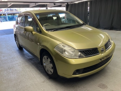 NISSAN TIIDA