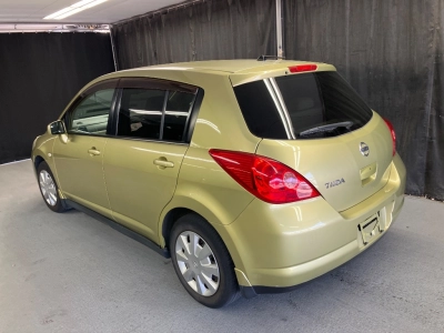 NISSAN TIIDA