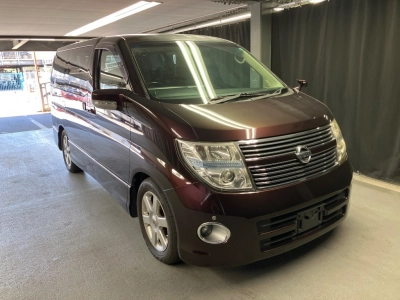 NISSAN ELGRAND