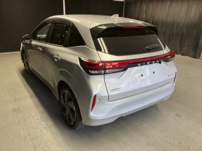 NISSAN AURA