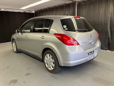 NISSAN TIIDA