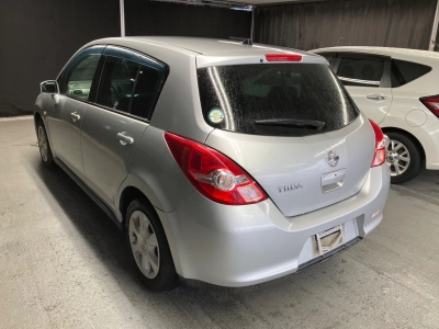 NISSAN TIIDA
