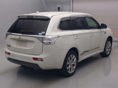 MITSUBISHI OUTLANDER PHEV