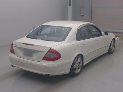 MERCEDES BENZ E CLASS