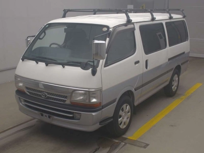 TOYOTA HIACE VAN