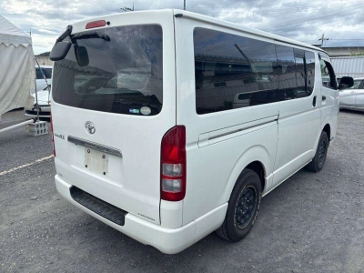 TOYOTA REGIUS VAN