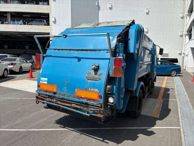 MITSUBISHI FUSO FIGHTER