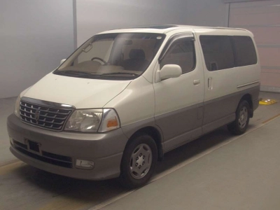 TOYOTA GRAND HIACE