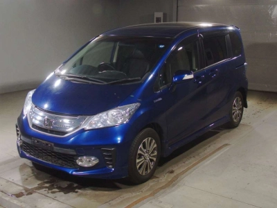 HONDA FREED HYBRID