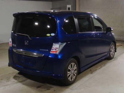 HONDA FREED HYBRID