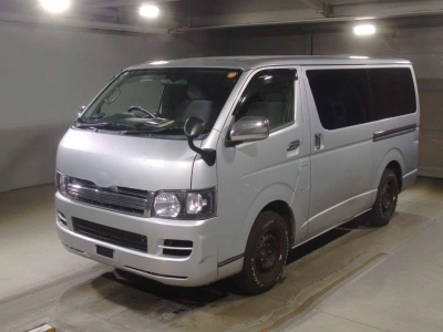 TOYOTA REGIUS VAN