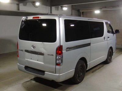 TOYOTA REGIUS VAN