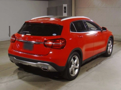 MERCEDES BENZ GLA