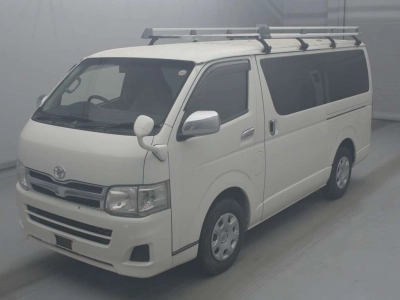 TOYOTA REGIUS VAN