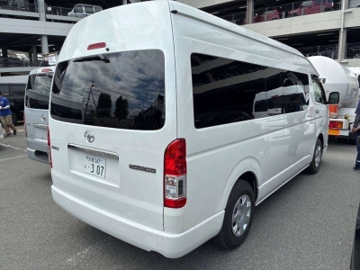 TOYOTA HIACE WAGON