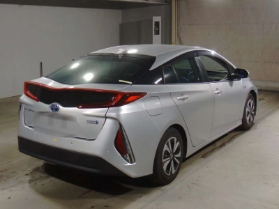 TOYOTA PRIUS PHV