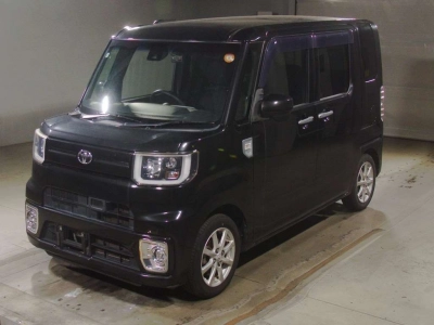 TOYOTA PIXIS MEGA