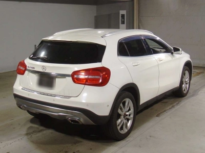 MERCEDES BENZ GLA