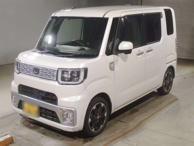 DAIHATSU WAKE