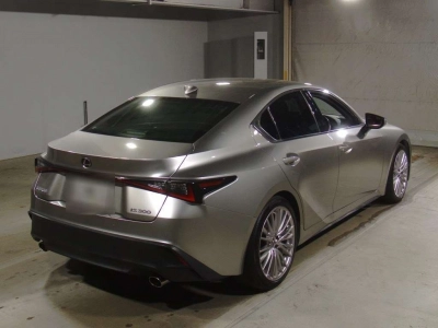 LEXUS IS