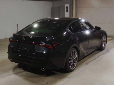 LEXUS IS