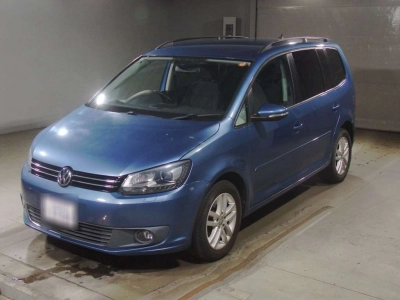 VOLKSWAGEN GOLF TOURAN