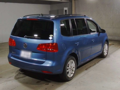 VOLKSWAGEN GOLF TOURAN