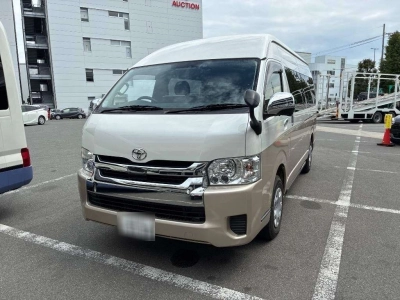 TOYOTA HIACE WAGON