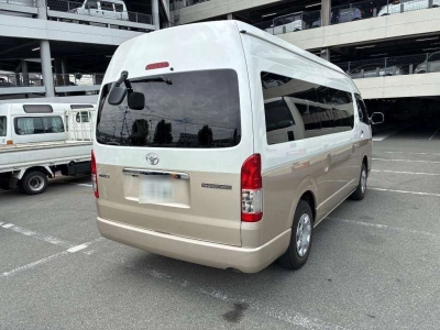 TOYOTA HIACE WAGON