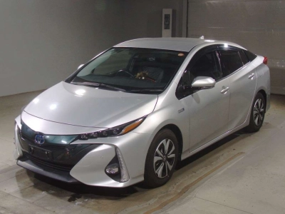 TOYOTA PRIUS PHV
