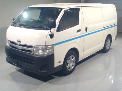 TOYOTA REGIUS VAN