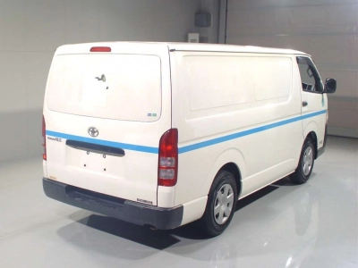 TOYOTA REGIUS VAN