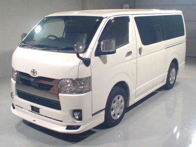 TOYOTA HIACE VAN
