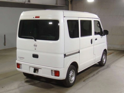 NISSAN CLIPPER VAN