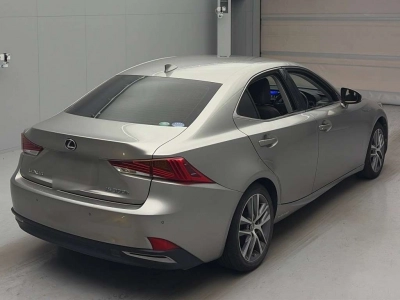 LEXUS IS