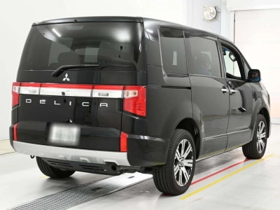 MITSUBISHI DELICA D:5
