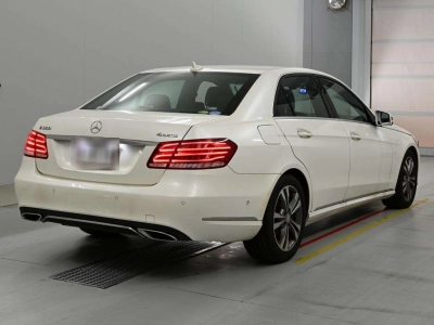 MERCEDES BENZ E CLASS