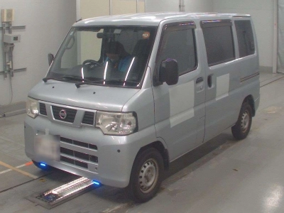 NISSAN NV100 CLIPPER