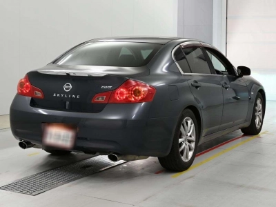 NISSAN SKYLINE