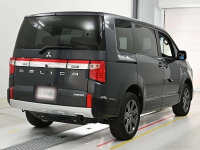 MITSUBISHI DELICA D:5